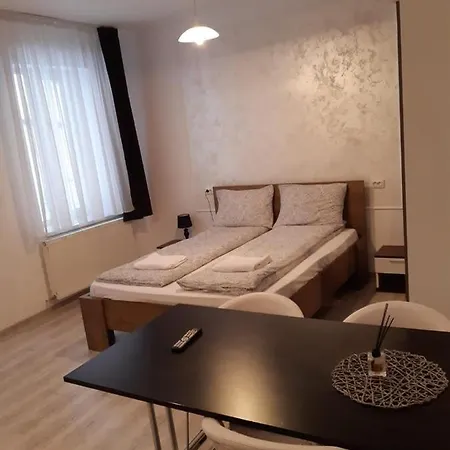 Апартаменти Modern Old Town Брашов